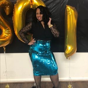 Eva Mendes Turquoise sequin skirt